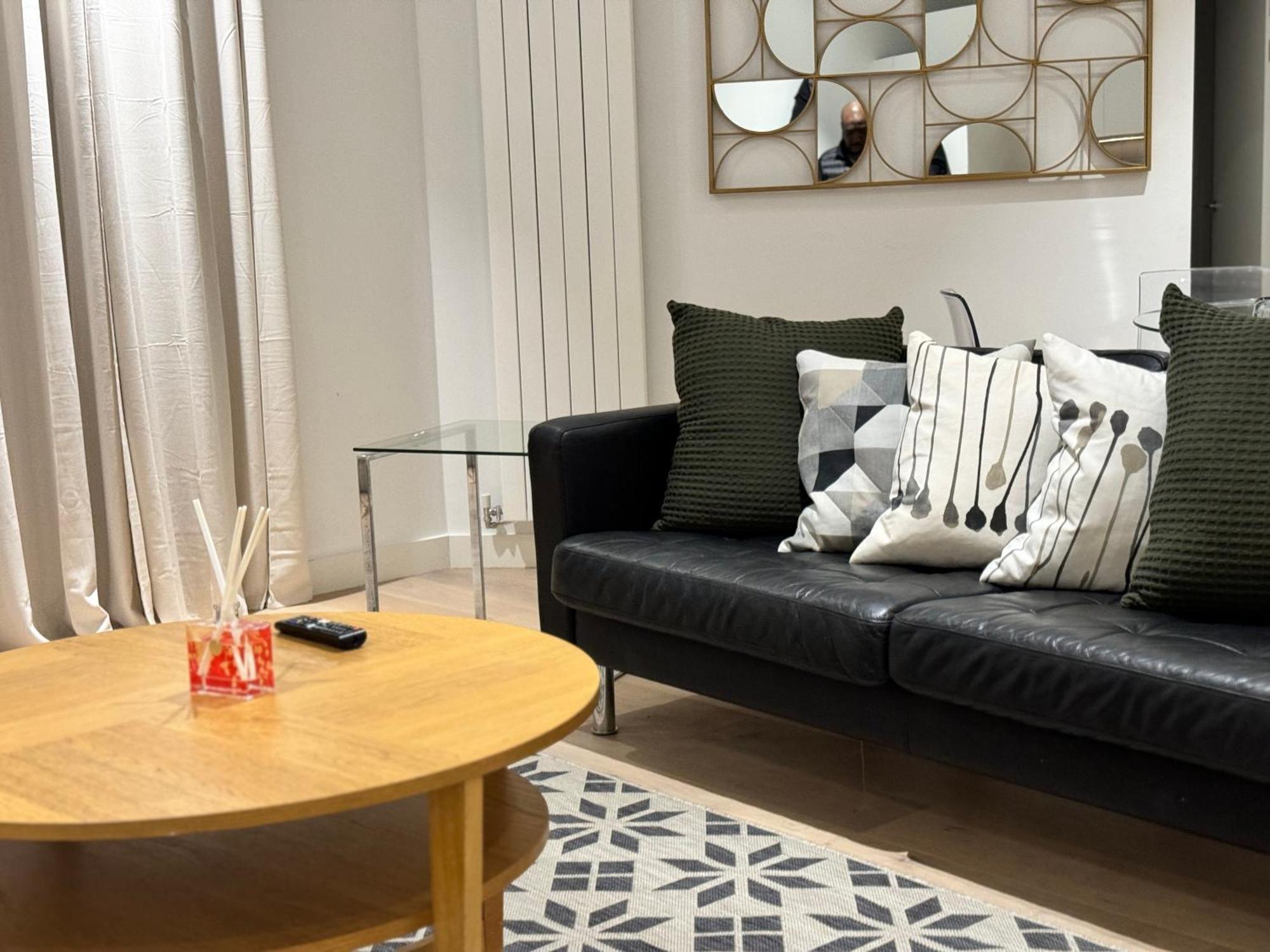 Docklands Stunning 2 Bed * Londen